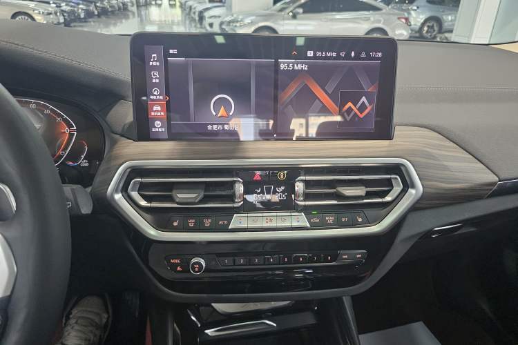 Used BMW X3 2023 Restyled xDrive30i Leading Edition M Night Sky Package Audio And AC Panel