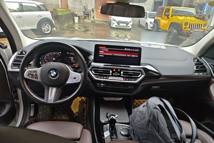 Used BMW X3 2023 xDrive25i M Sport Package Center Console
