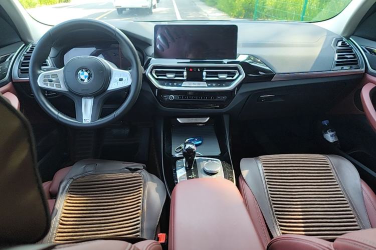 Used BMW X3 2023 xDrive25i M Sport Package Center Console