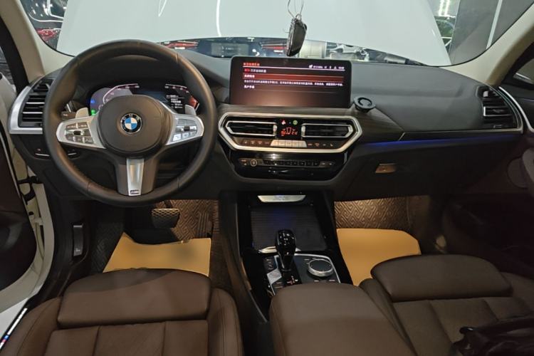 Used BMW X3 2023 xDrive30i Leading Model M Night Edition Package Center Console