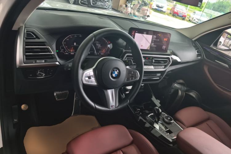Used BMW X3 2023 xDrive25i M Sport Package Center Console