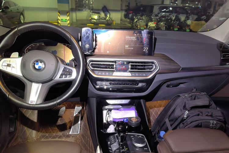 Used BMW X3 2023 xDrive30i Leading Model M Night Edition Package Center Console
