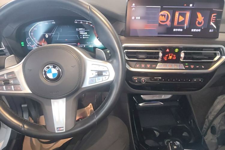 Used BMW X3 2023 xDrive30i Leading Model M Night Edition Package Center Console