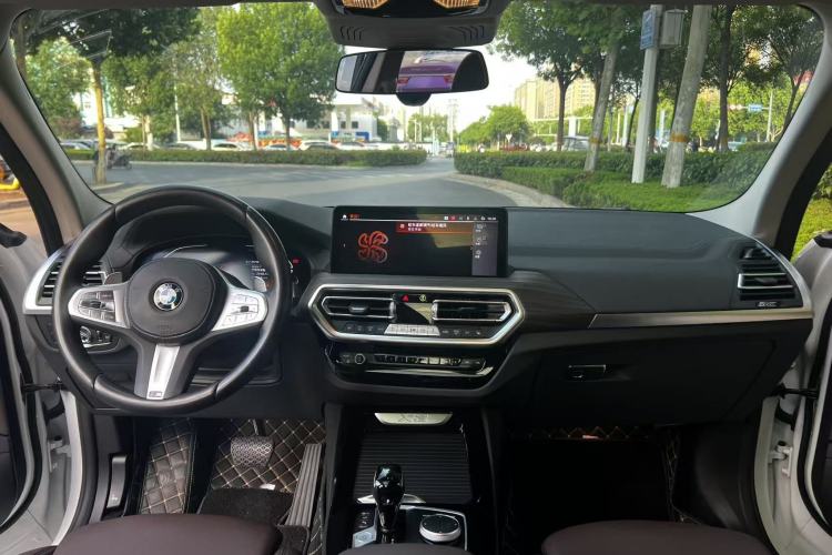 Used BMW X3 2023 Restyled xDrive30i Leading Edition M Night Sky Package Center Console