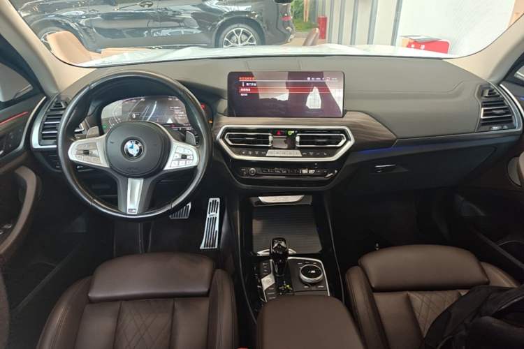 Used BMW X3 2023 xDrive30i Leading Model M Night Edition Package Center Console