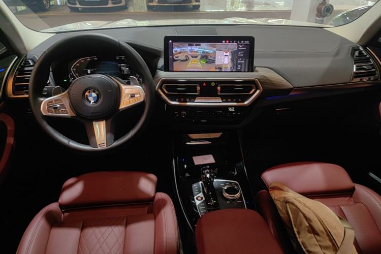 Used BMW X3 2023 Restyled xDrive30i Leading Edition M Night Sky Package Center Console