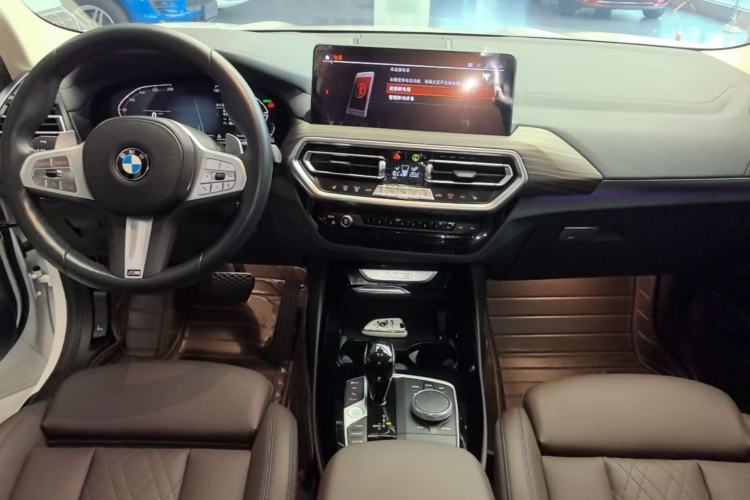 Used BMW X3 2023 Restyled xDrive30i Leading Edition M Night Sky Package Center Console