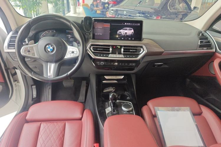 Used BMW X3 2023 xDrive30i Leading Model M Night Edition Package Center Console
