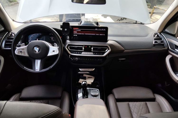 Used BMW X3 2023 xDrive30i Leading Model M Night Edition Package Center Console