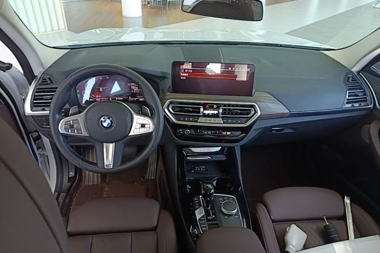 Used BMW X3 2023 xDrive30i Leading Model M Night Edition Package Center Console