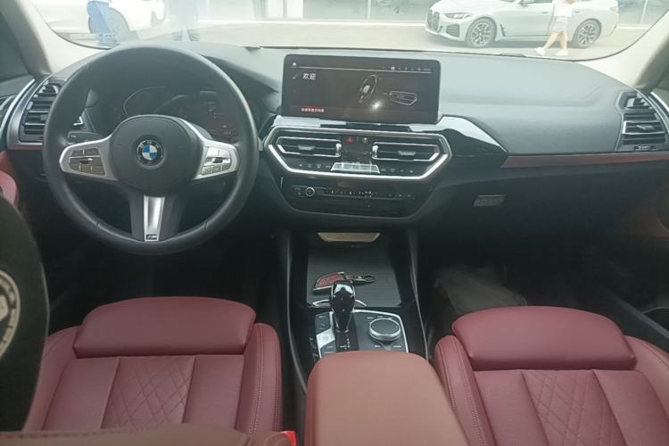 Used BMW X3 2023 xDrive25i M Sport Package Center Console
