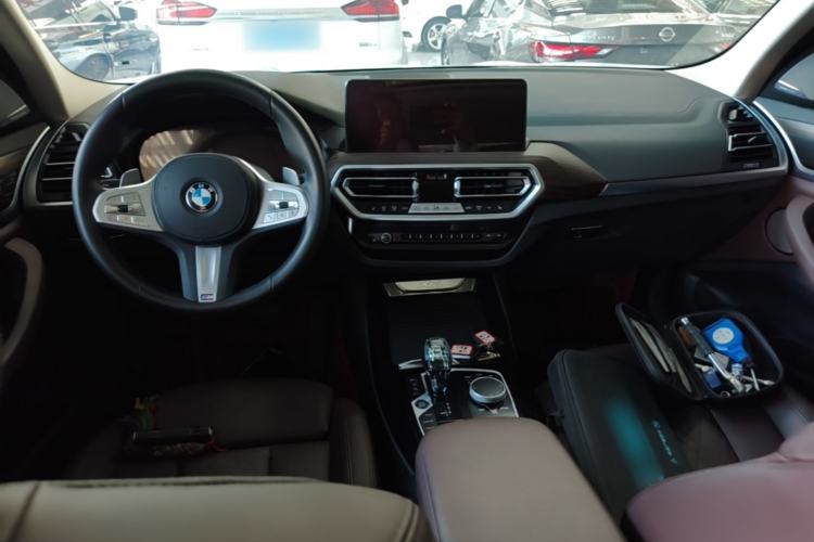 Used BMW X3 2023 xDrive30i Leading Model M Night Edition Package Center Console