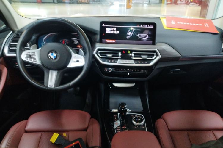Used BMW X3 2023 xDrive30i Leading Model M Night Edition Package Center Console
