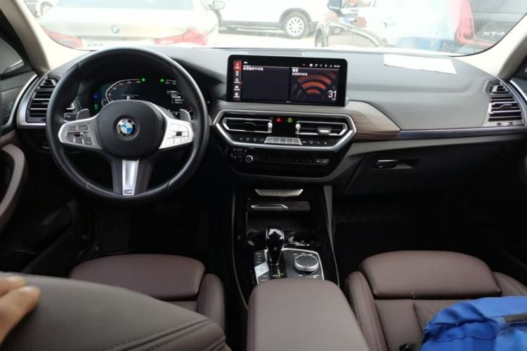 Used BMW X3 2023 xDrive30i Leading Model M Night Edition Package Center Console