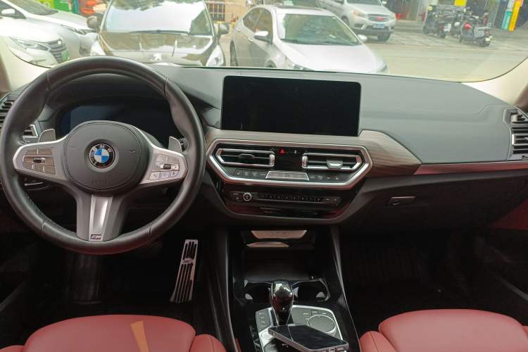 Used BMW X3 2023 xDrive30i Leading Model M Night Edition Package Center Console