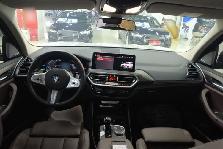 Used BMW X3 2023 Restyled xDrive30i Leading Edition M Night Sky Package Center Console