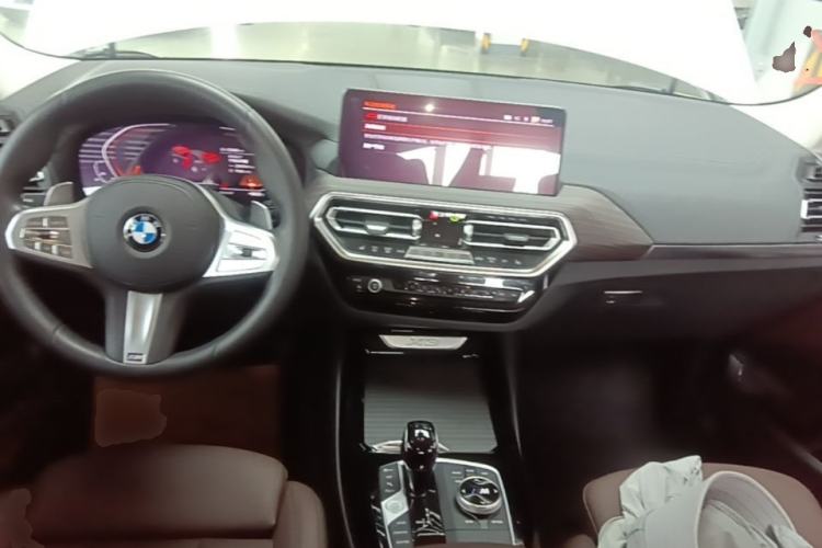 Used BMW X3 2023 xDrive30i Leading Model M Night Edition Package Center Console