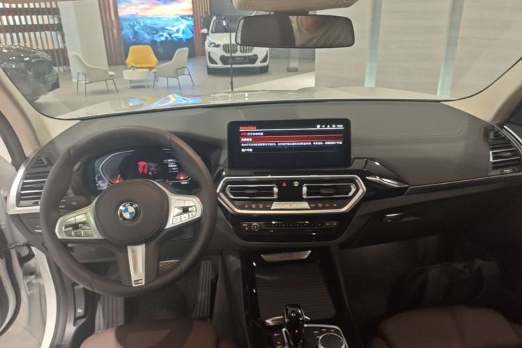 Used BMW X3 2023 xDrive25i M Sport Package Center Console