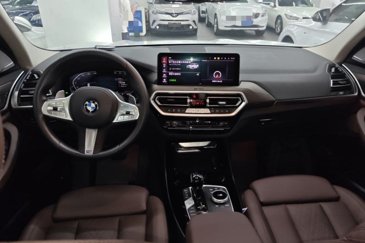 Used BMW X3 2023 xDrive30i Leading Model M Night Edition Package Center Console