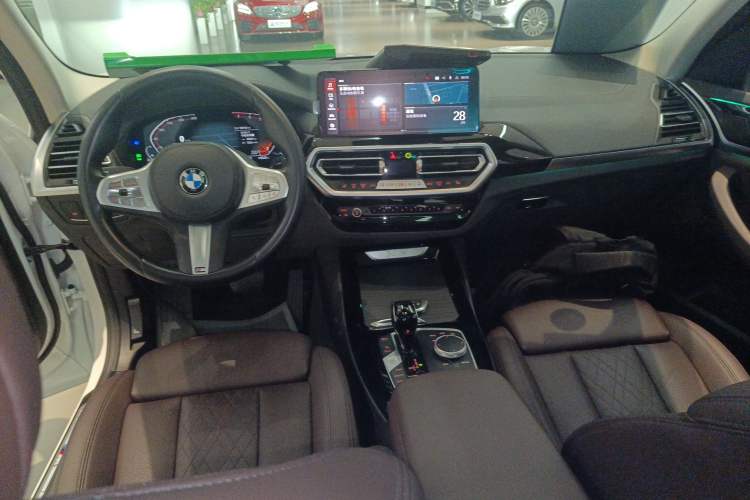 Used BMW X3 2023 xDrive25i M Sport Package Center Console