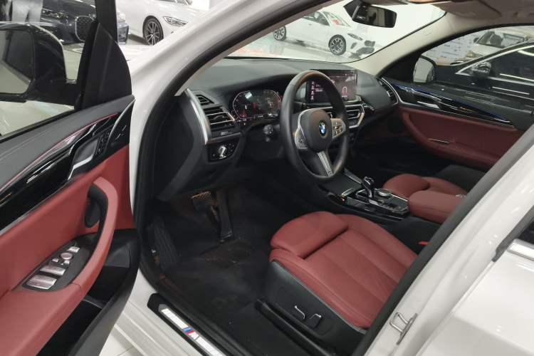 Used BMW X3 2023 xDrive25i M Sport Package Driver Seat