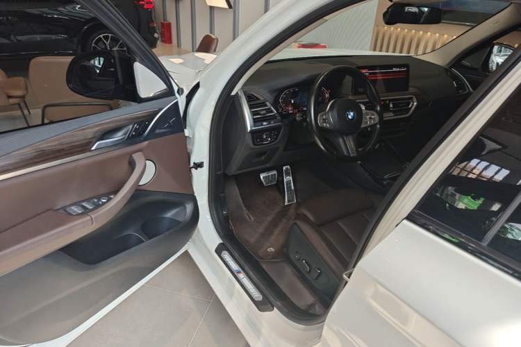 Used BMW X3 2023 xDrive30i Leading Model M Night Edition Package Driver Seat
