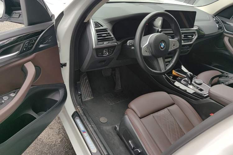 Used BMW X3 2023 xDrive25i M Sport Package Driver Seat