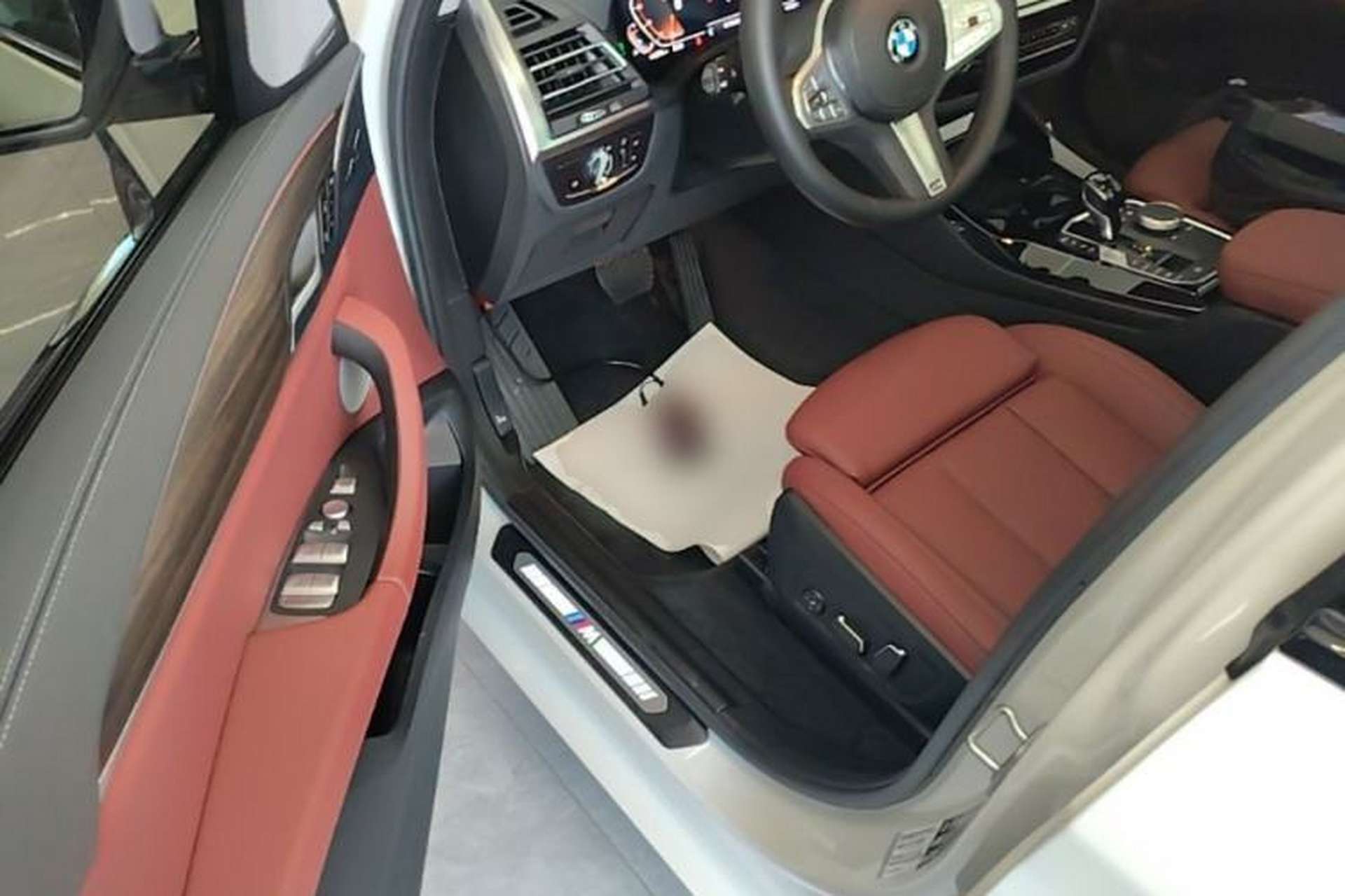 Used BMW X3 2023 Restyled xDrive30i Leading Edition M Night Sky Package Driver Seat