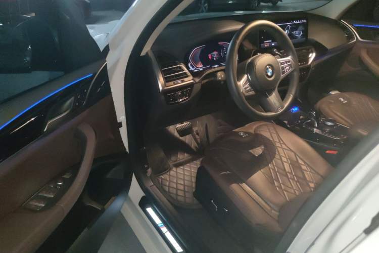 Used BMW X3 2023 xDrive25i M Sport Package Driver Seat