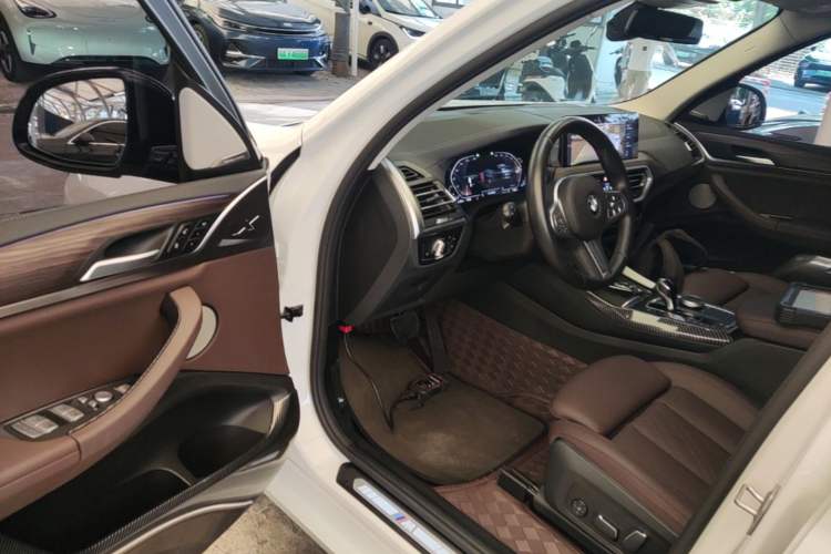 Used BMW X3 2023 Restyled xDrive30i Leading Edition M Night Sky Package Driver Seat