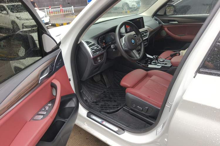 Used BMW X3 2023 Restyled xDrive30i Leading Edition M Night Sky Package Driver Seat