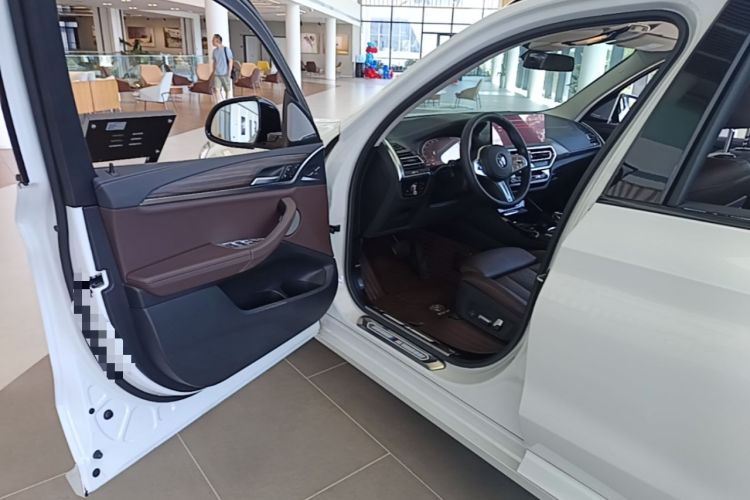 Used BMW X3 2023 xDrive30i Leading Model M Night Edition Package Driver Seat