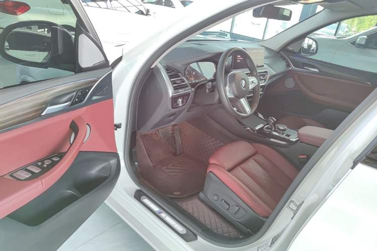 Used BMW X3 2023 Restyled xDrive30i Leading Edition M Night Sky Package Driver Seat