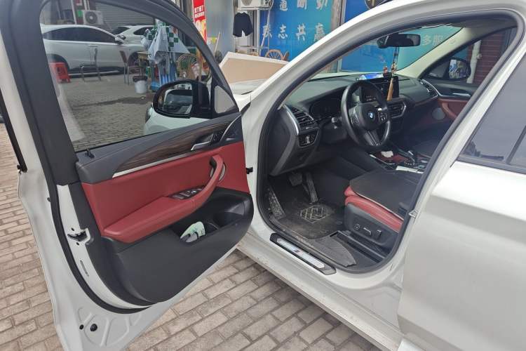 Used BMW X3 2023 Restyled xDrive30i Leading Edition M Night Sky Package Driver Seat
