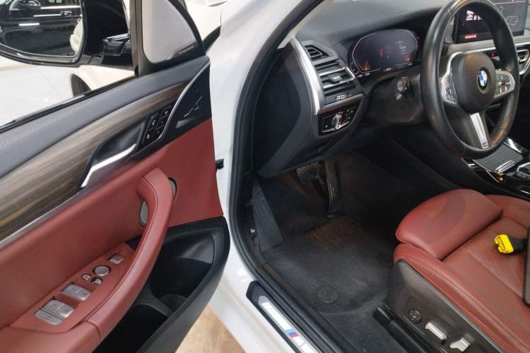 Used BMW X3 2023 xDrive30i Leading Model M Night Edition Package Driver Seat