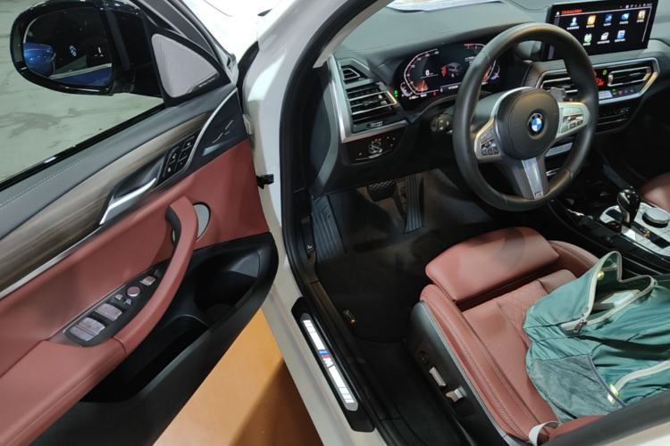 Used BMW X3 2023 xDrive30i Leading Model M Night Edition Package Driver Seat