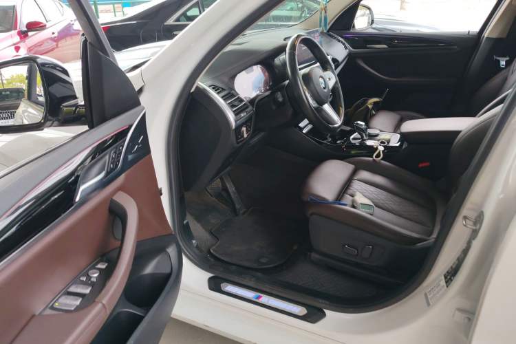 Used BMW X3 2023 xDrive25i M Sport Package Driver Seat