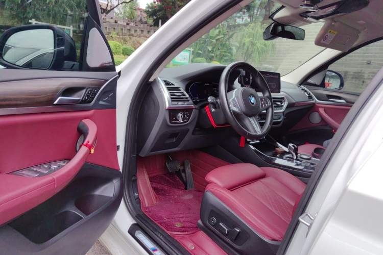 Used BMW X3 2023 xDrive30i Leading Model M Night Edition Package Driver Seat