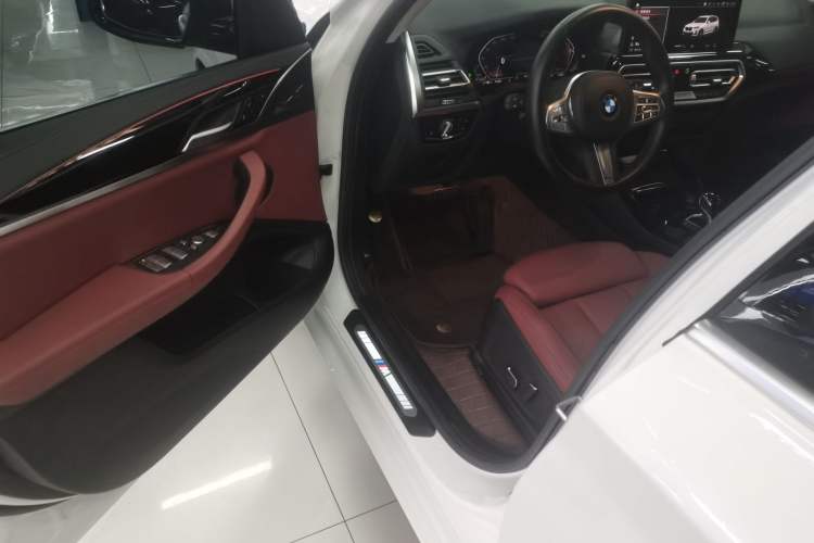 Used BMW X3 2023 xDrive25i M Sport Package Driver Seat