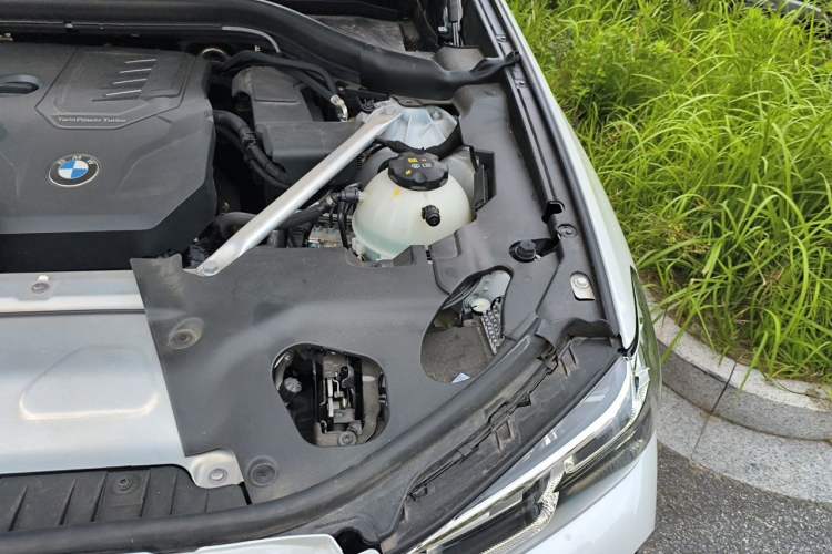 Used BMW X3 2023 xDrive25i M Sport Package Engine Bay Left
