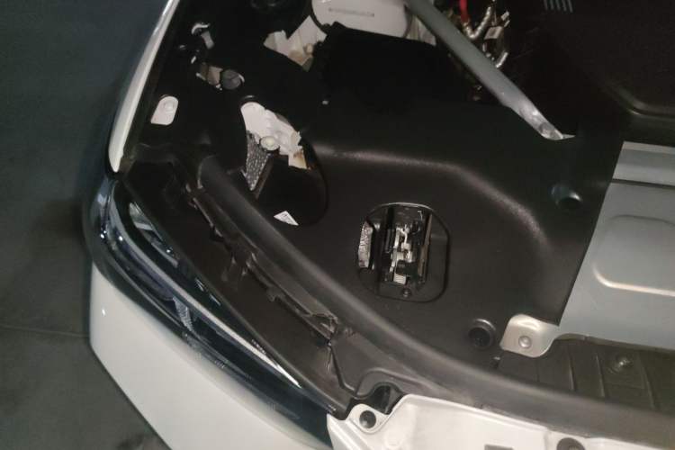 Used BMW X3 2023 xDrive25i M Sport Package Engine Bay Right