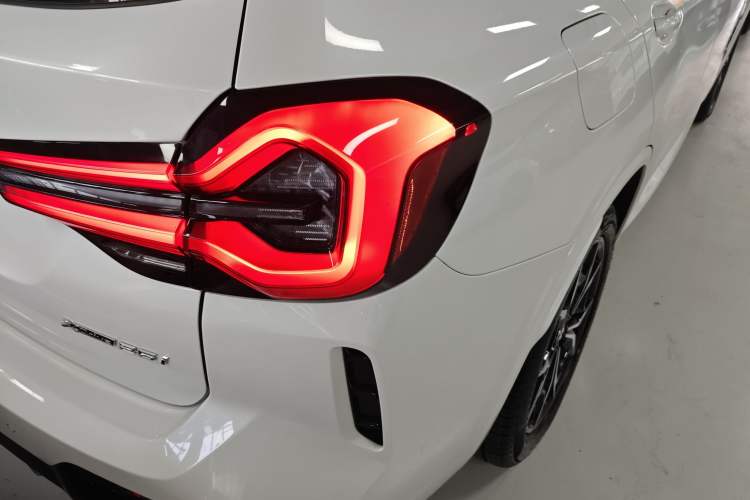 Used BMW X3 2023 xDrive25i M Sport Package Exterior 3