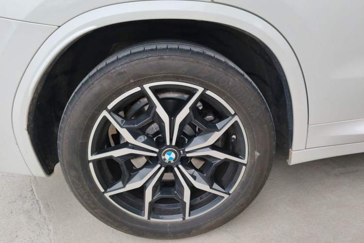 Used BMW X3 2023 xDrive25i M Sport Package Exterior 5