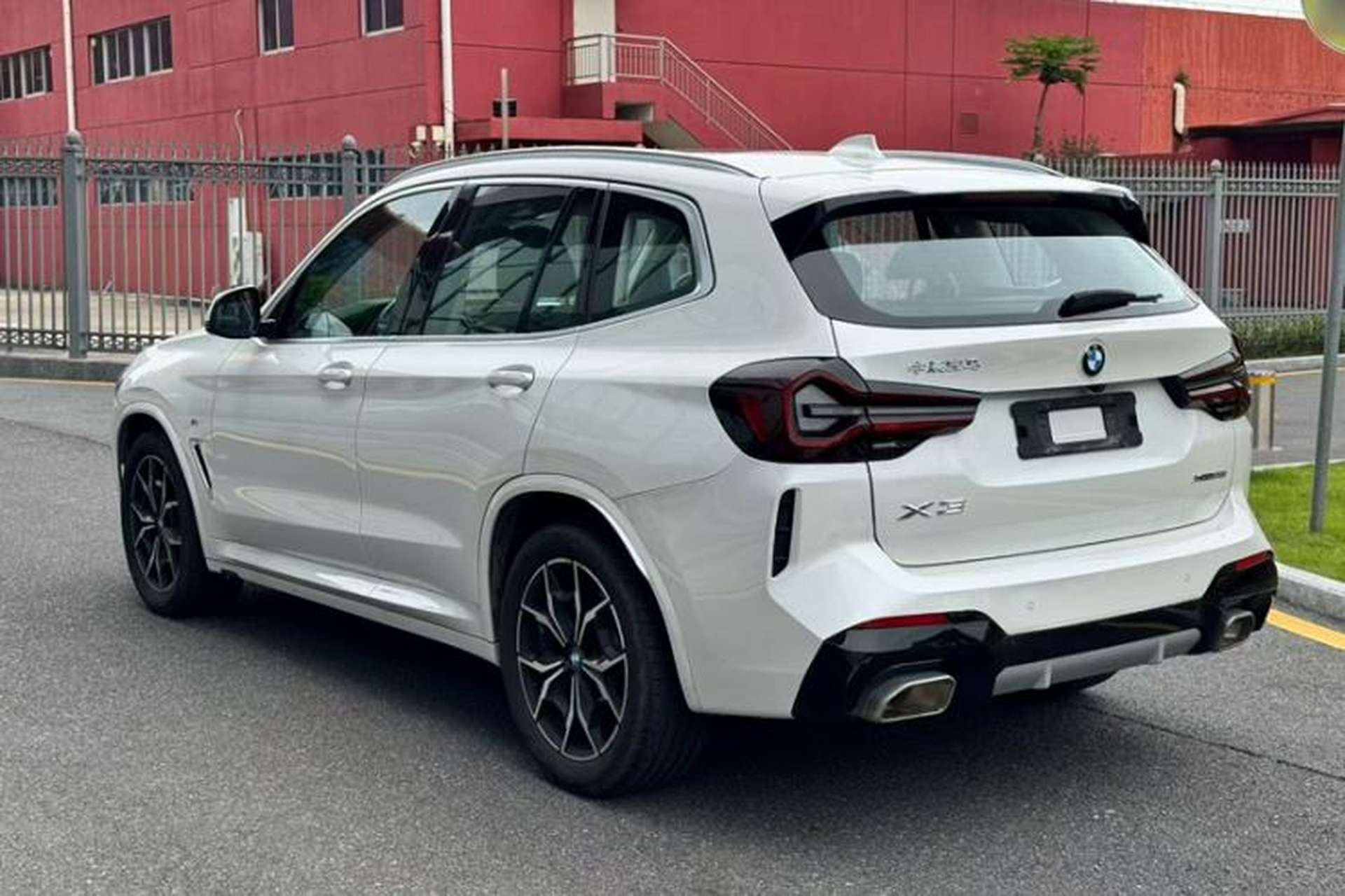 Used BMW X3 2023 xDrive25i M Sport Package Exterior 6