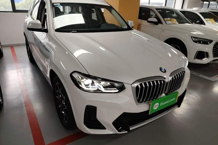 Used BMW X3 2023 xDrive25i M Sport Package Front Right 45 Deg