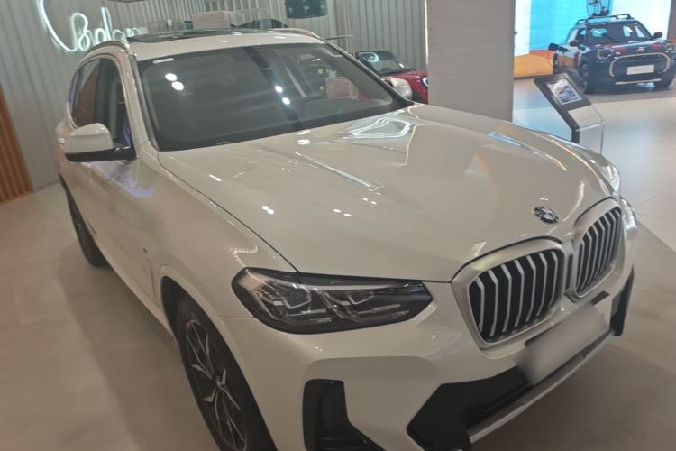 Used BMW X3 2023 xDrive25i M Sport Package Front Right 45 Deg