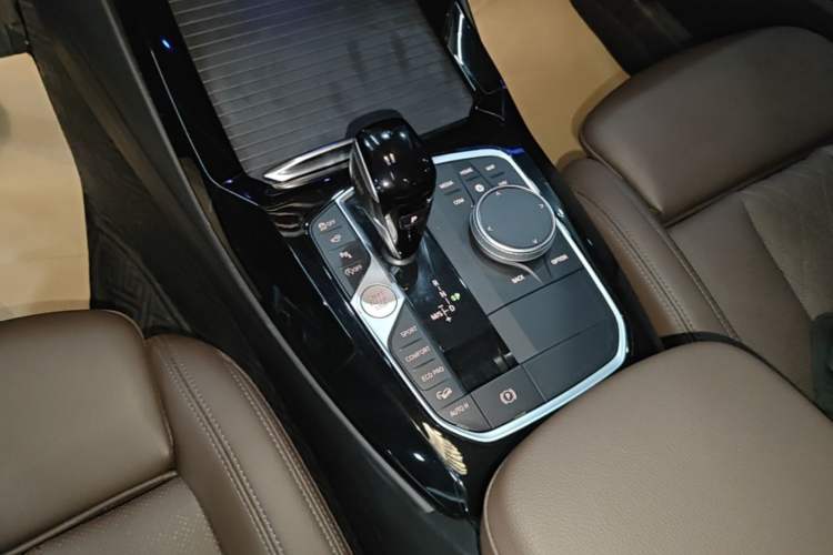 Used BMW X3 2023 xDrive30i Leading Model M Night Edition Package Gear Lever