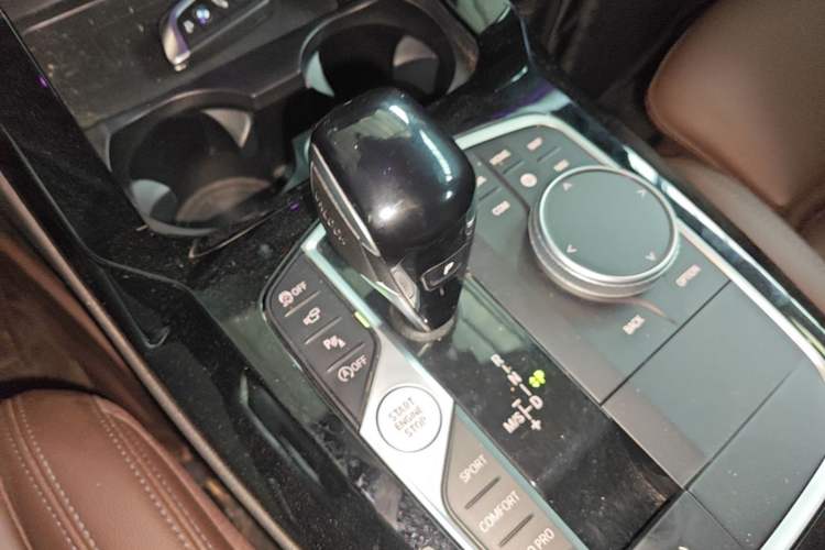 Used BMW X3 2023 xDrive30i Luxury Edition M Night Sky Package Gear Lever
