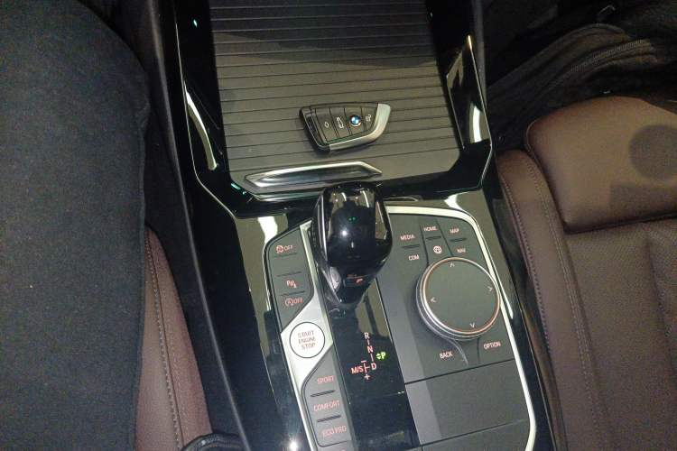 Used BMW X3 2023 xDrive25i M Sport Package Gear Lever
