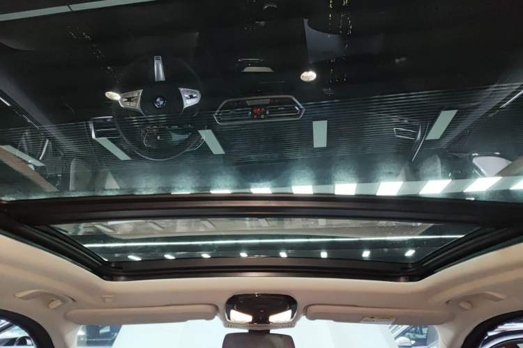 Used BMW X3 2023 Restyled xDrive30i Leading Edition M Night Sky Package Headliner